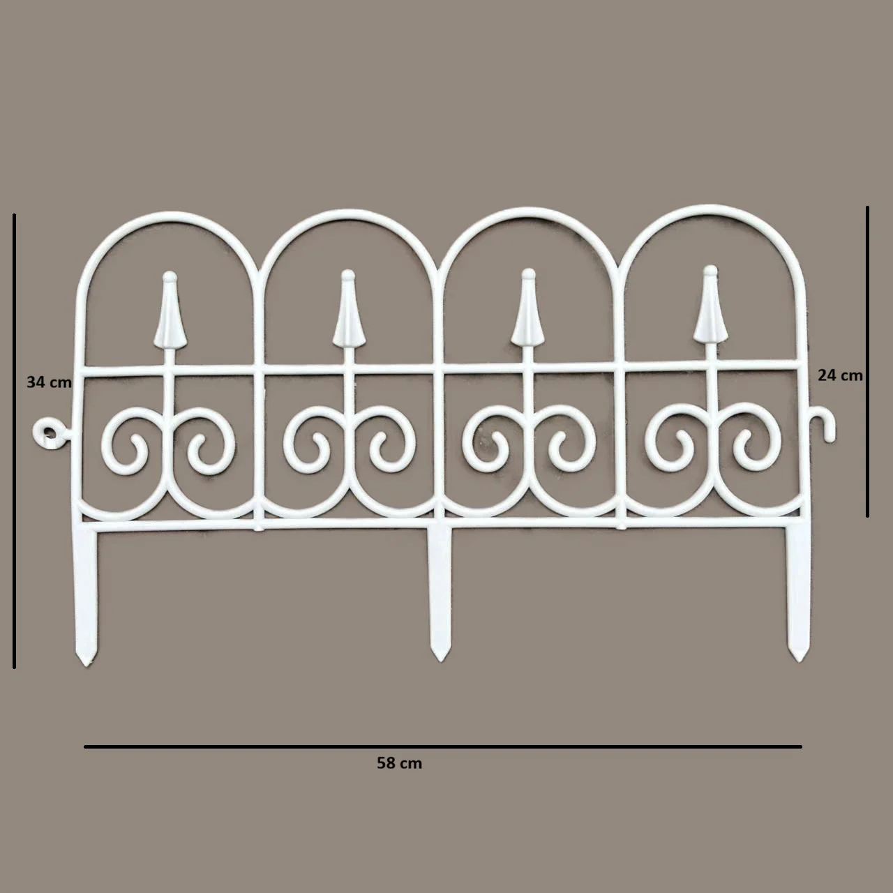 Hàng rào dài 58cm, có thể móc nối với nhau