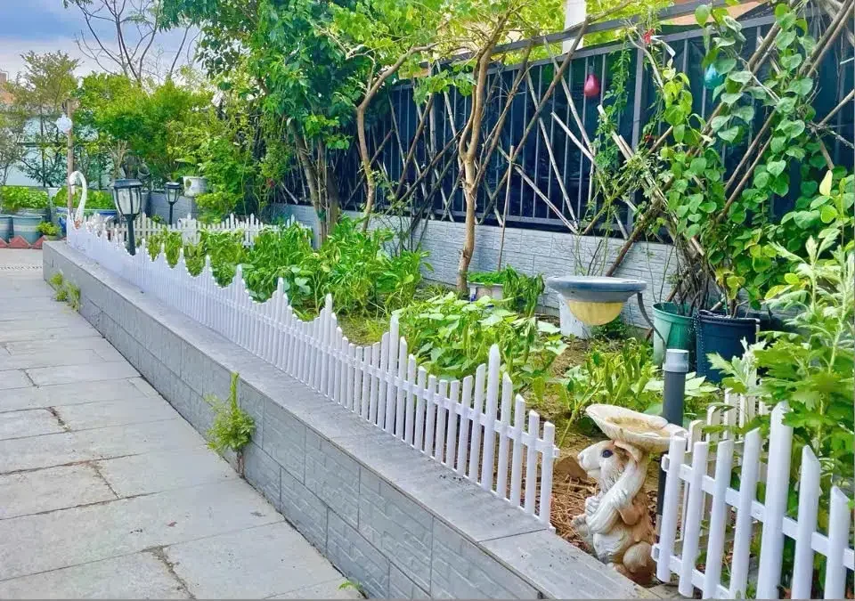 Hàng rào trang trí sân vườn