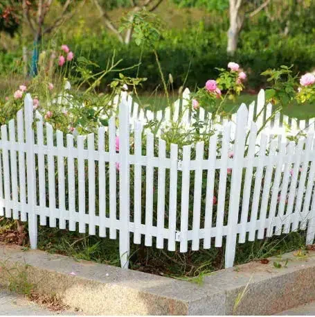 Hàng rào trang trí bồn hoa